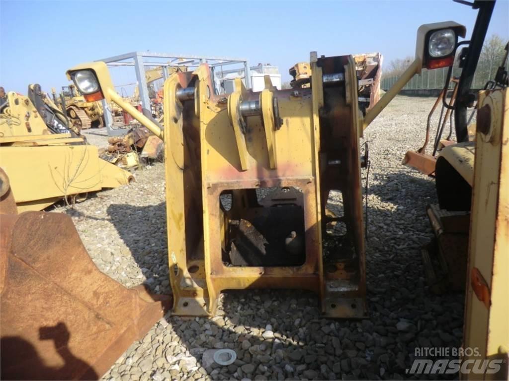 CAT 962H Chassis and suspension