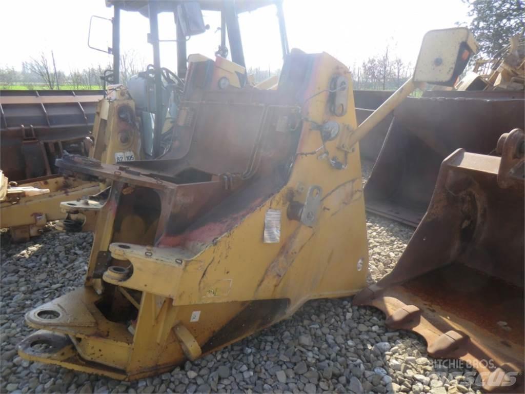 CAT 962H Chassis and suspension