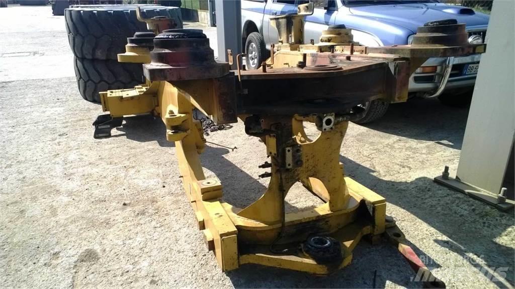 CAT 962H Chassis and suspension