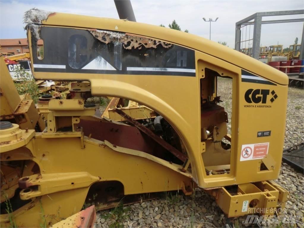 CAT 962H Chassis and suspension