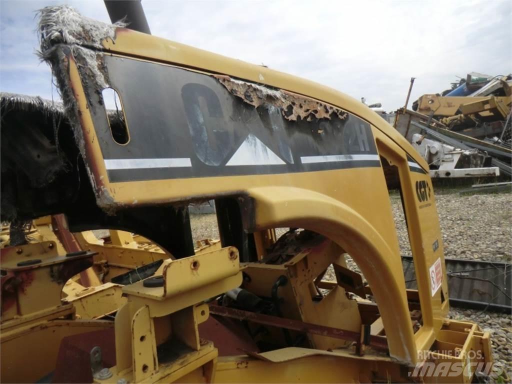 CAT 962H Chassis and suspension