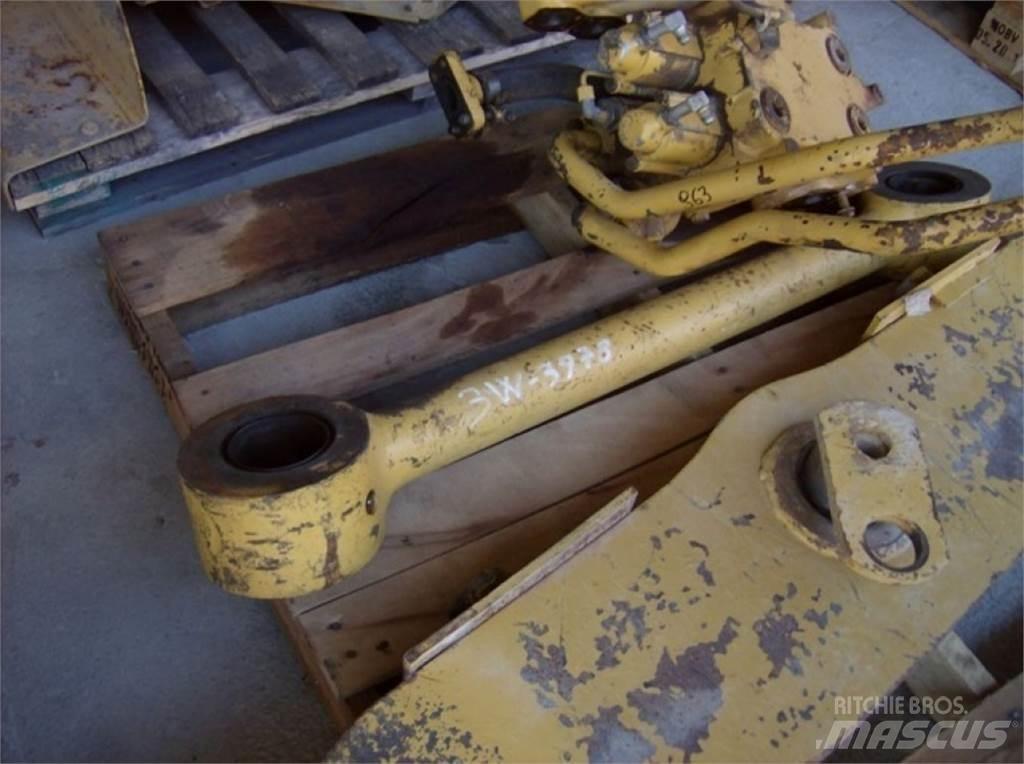 CAT 963 Chassis and suspension