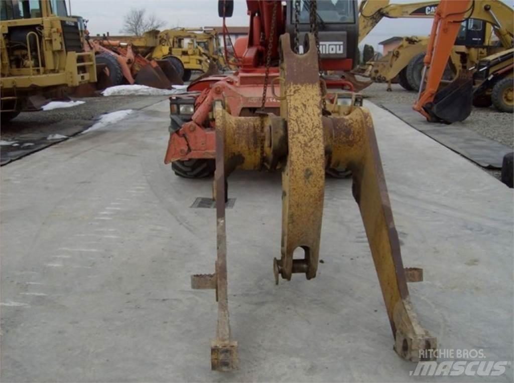CAT 963 Chassis and suspension