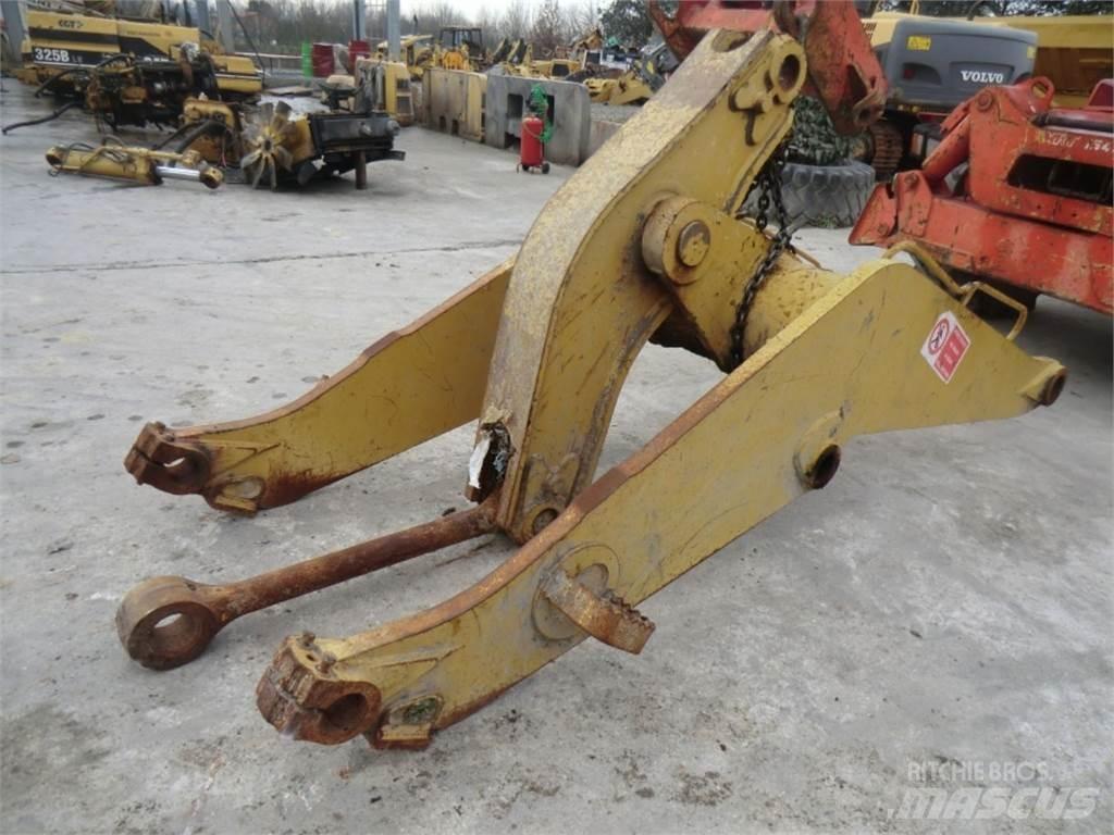 CAT 963C Chassis and suspension