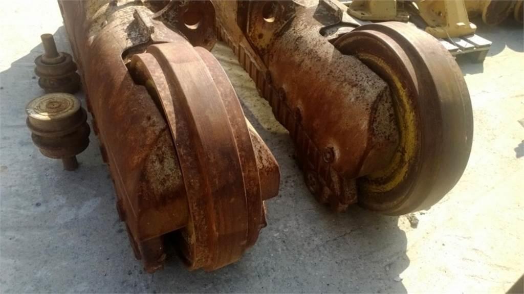 CAT 963C Tracks, chains and undercarriage