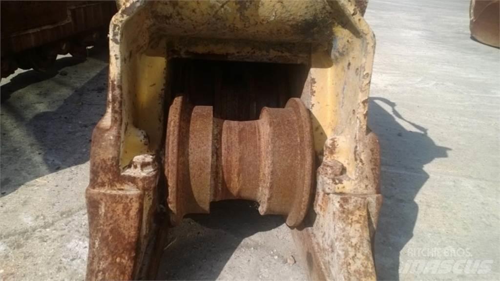 CAT 963C Tracks, chains and undercarriage