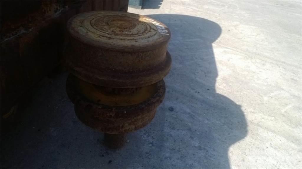 CAT 963C Tracks, chains and undercarriage