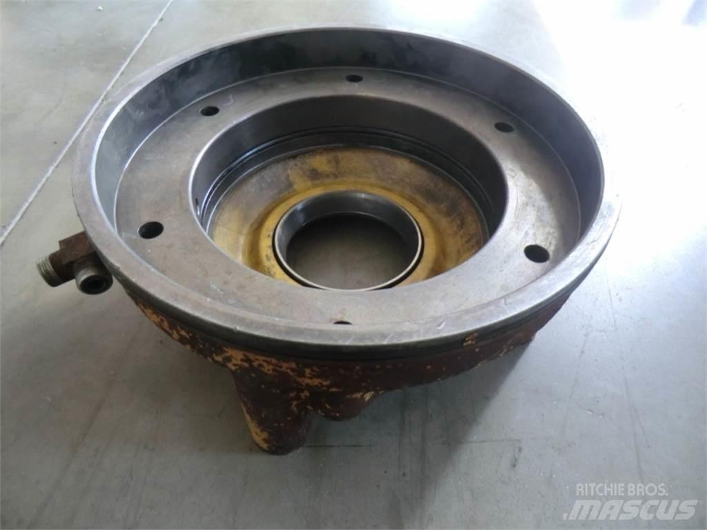 CAT 963C Chassis and suspension