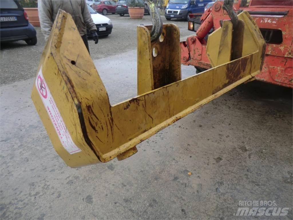 CAT 963D Chassis and suspension