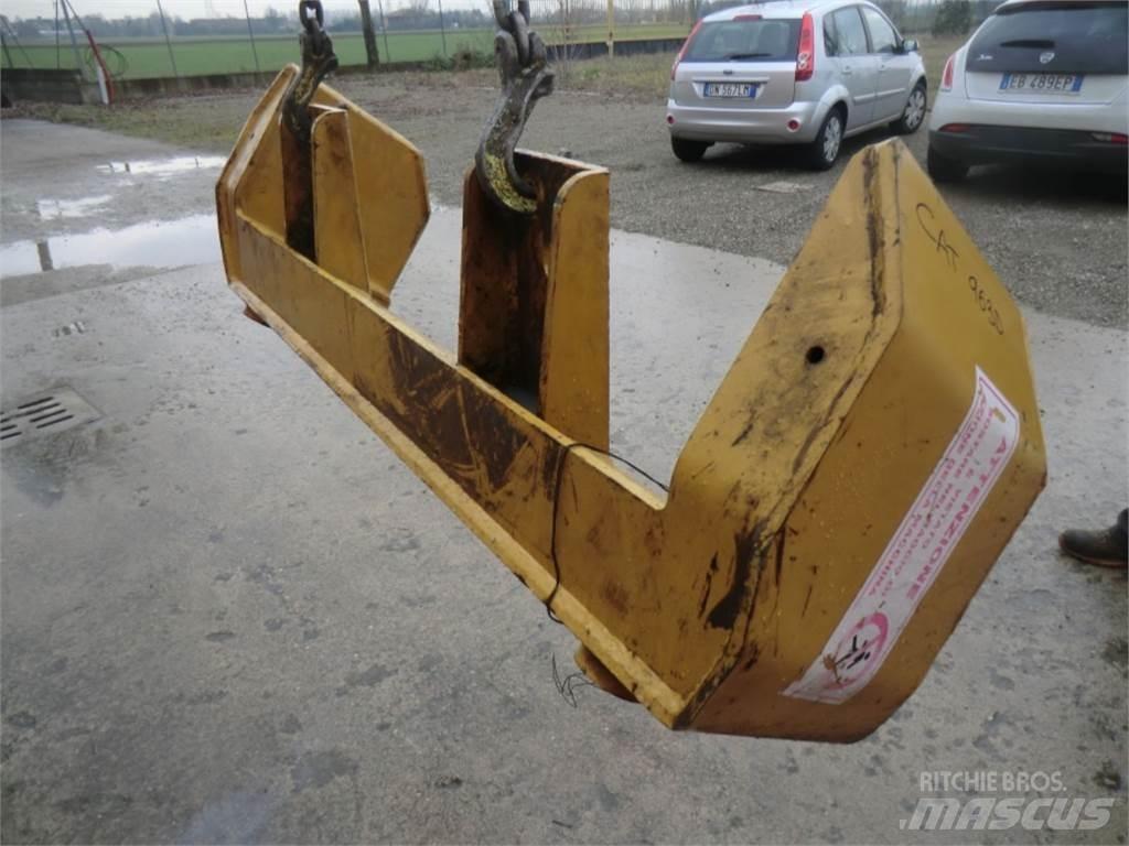 CAT 963D Chassis and suspension