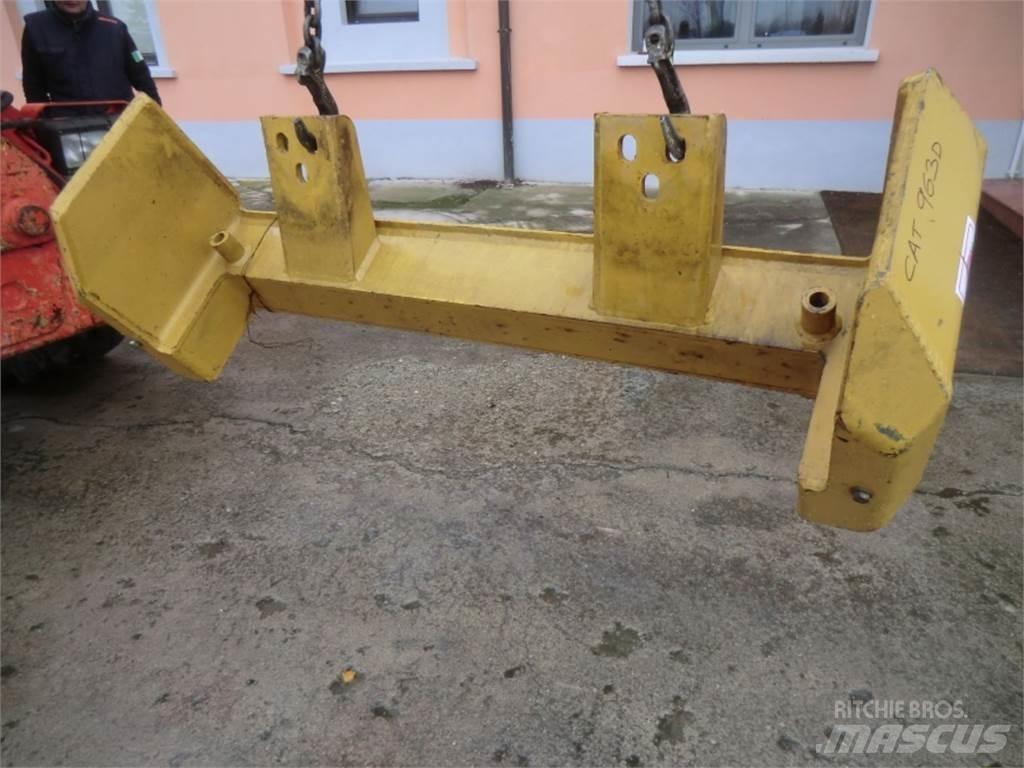 CAT 963D Chassis and suspension