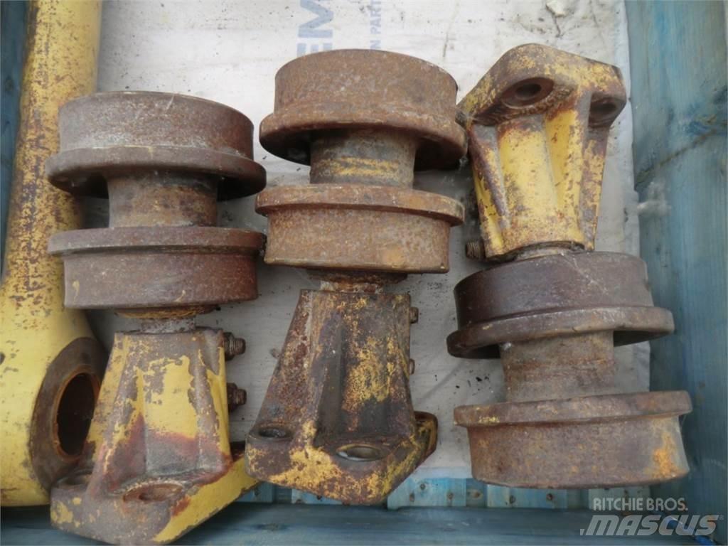 CAT 963D Tracks, chains and undercarriage