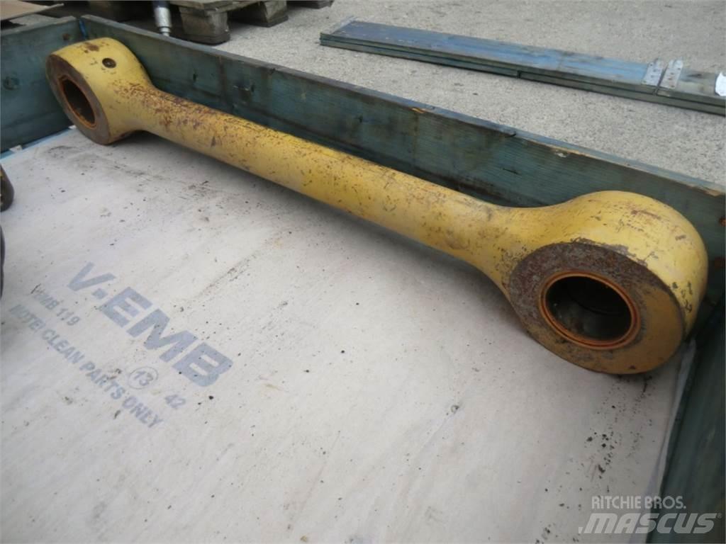 CAT 963D Chassis and suspension