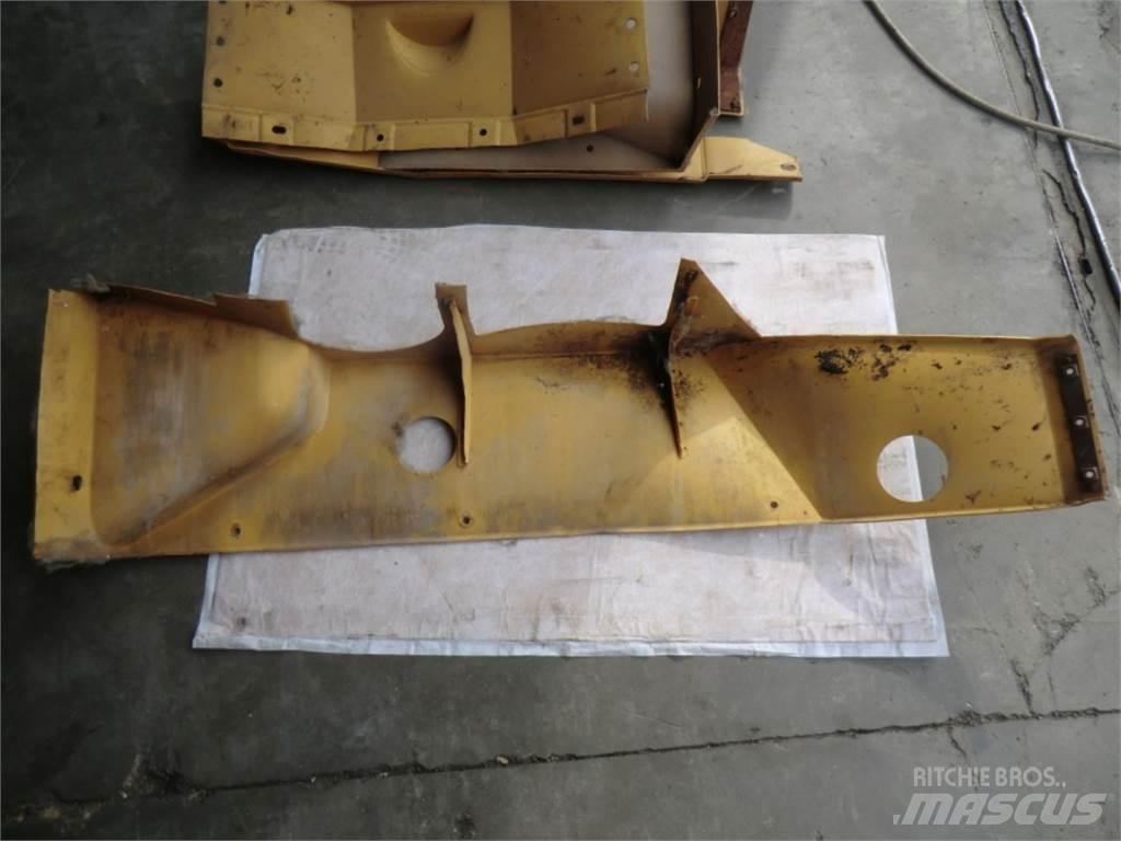 CAT 973 Tracks, chains and undercarriage