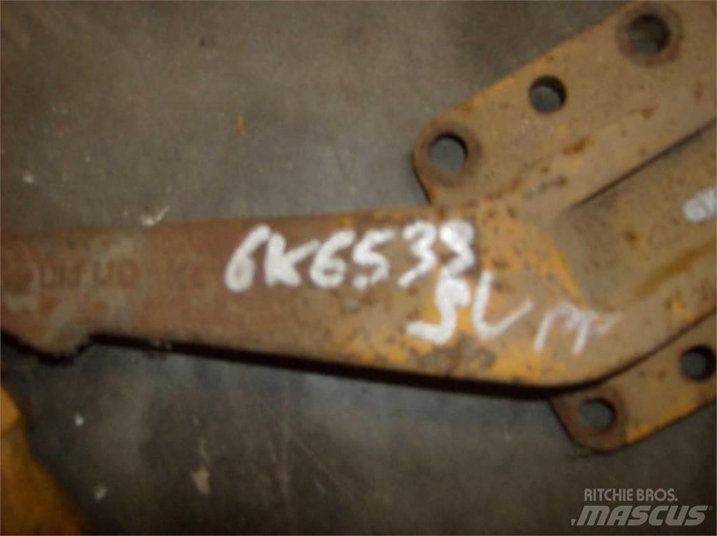 CAT 988 Chassis and suspension