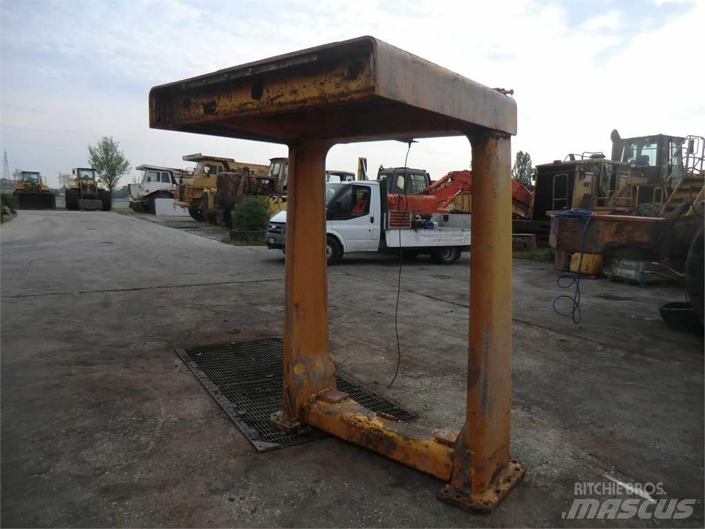CAT 988B Chassis and suspension