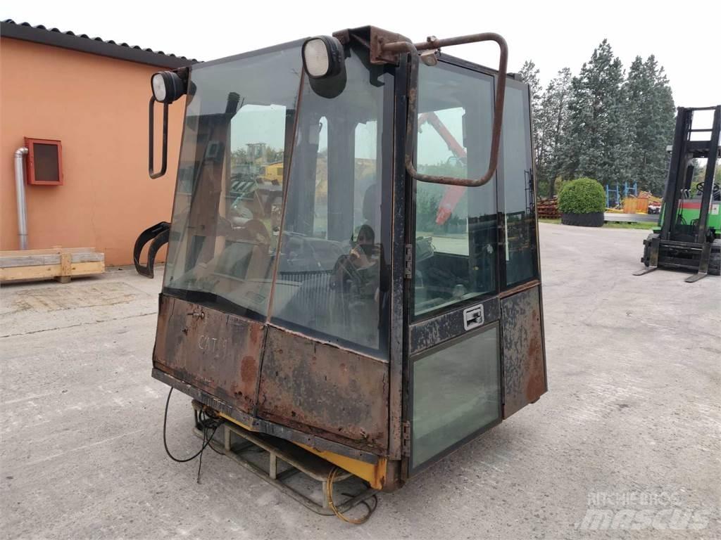 CAT 988G Chassis and suspension