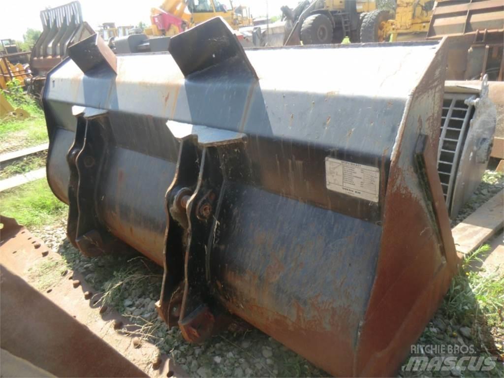 CAT 988G Chassis and suspension