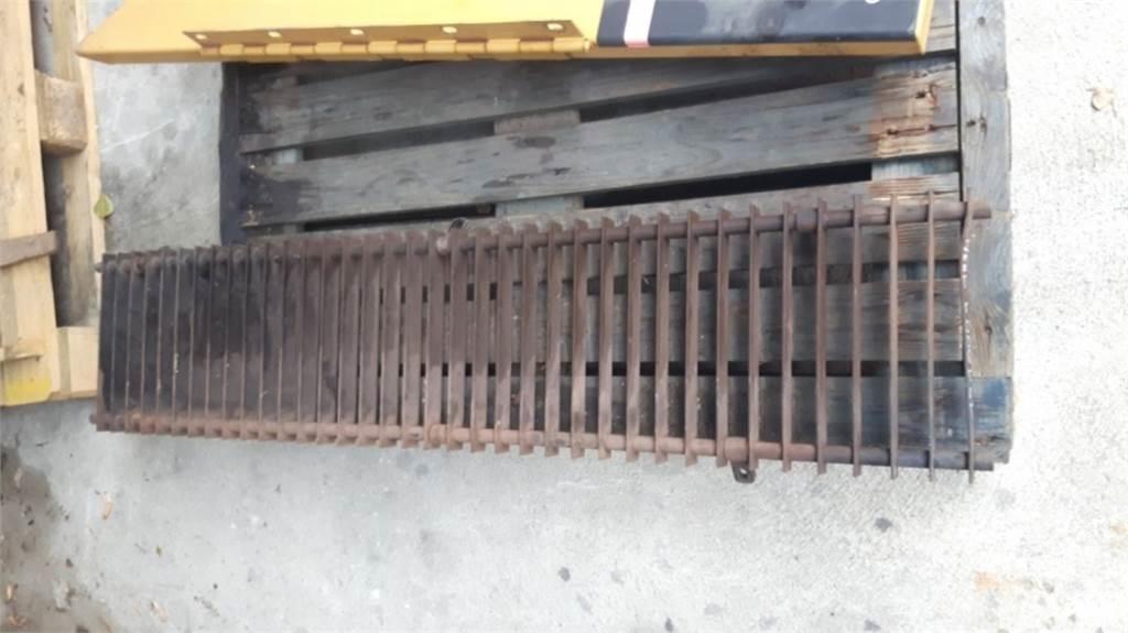 CAT 988H Chassis and suspension
