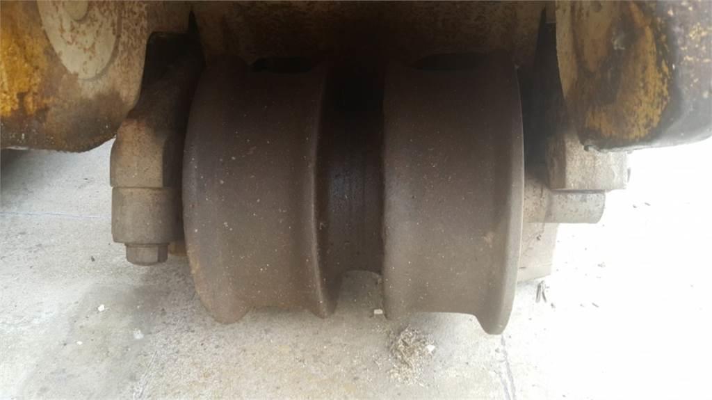 CAT  D8L Tracks, chains and undercarriage