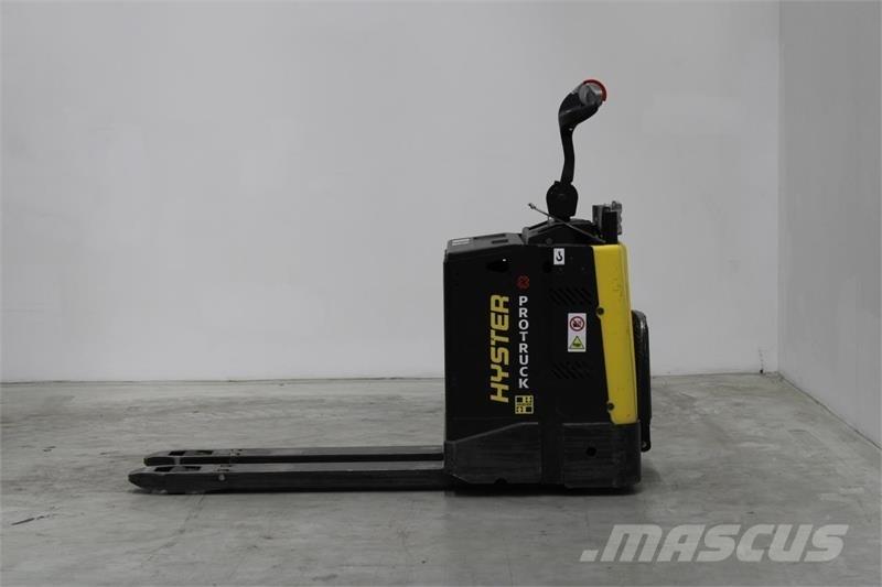 Hyster P2.0S Low lift with platform