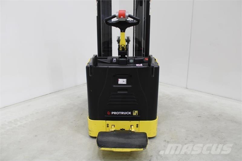 Hyster P2.0S Low lift with platform