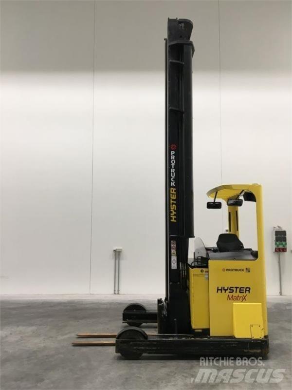 Hyster R2.0W Reach truck
