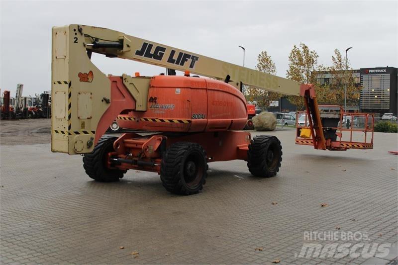 JLG 800AJ Articulated boom lifts