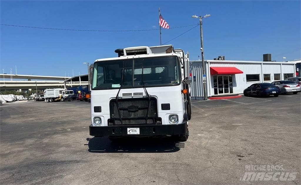 Autocar ACX Waste trucks