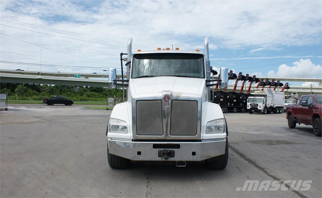 Kenworth T880 Demountable trucks