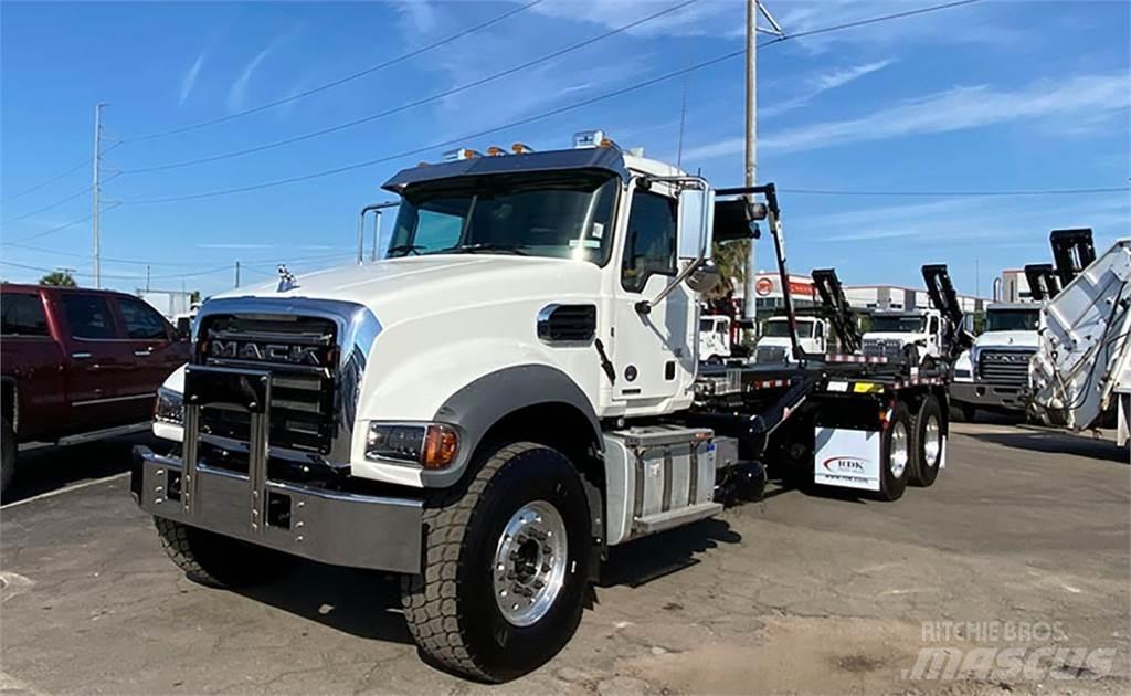 Mack GRANITE Demountable trucks