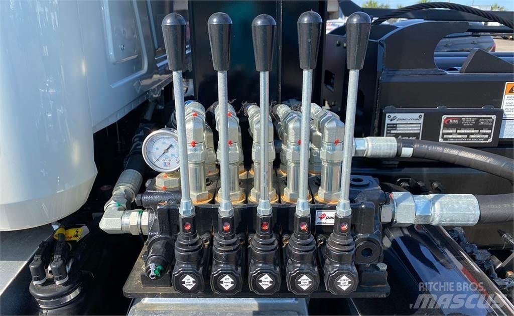 Mack GRANITE Demountable trucks