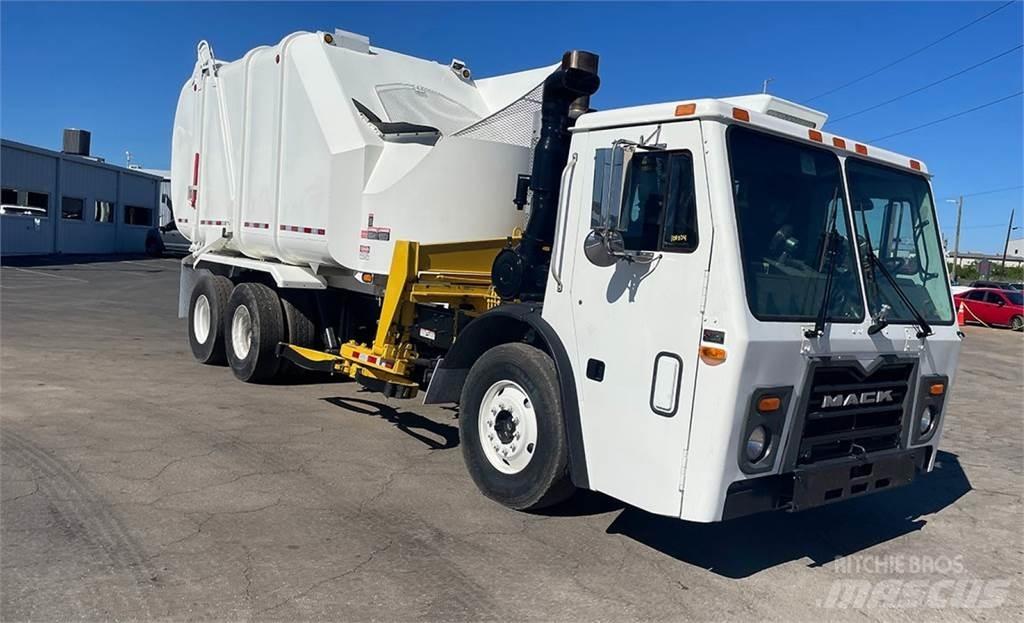 Mack LEU613 Waste trucks
