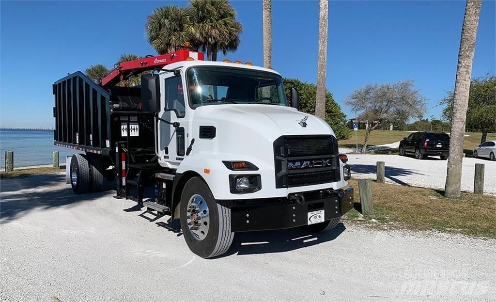 Mack MD6 Grapples