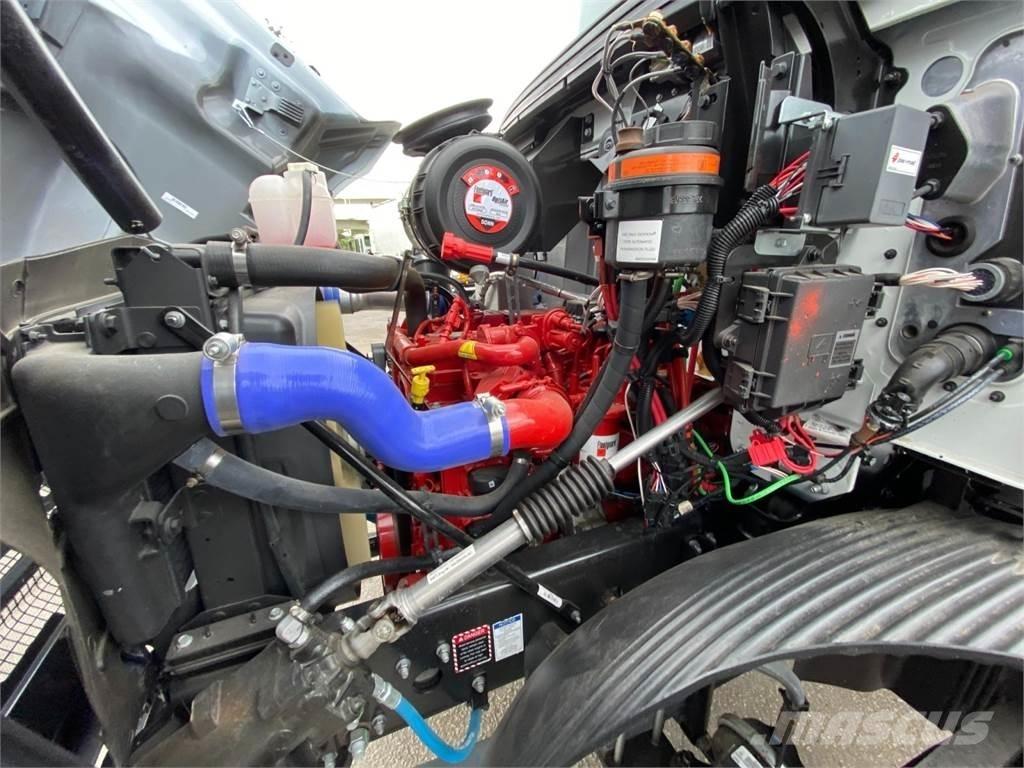 Mack MD6 Grapples