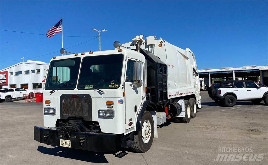 Peterbilt 320 Waste trucks