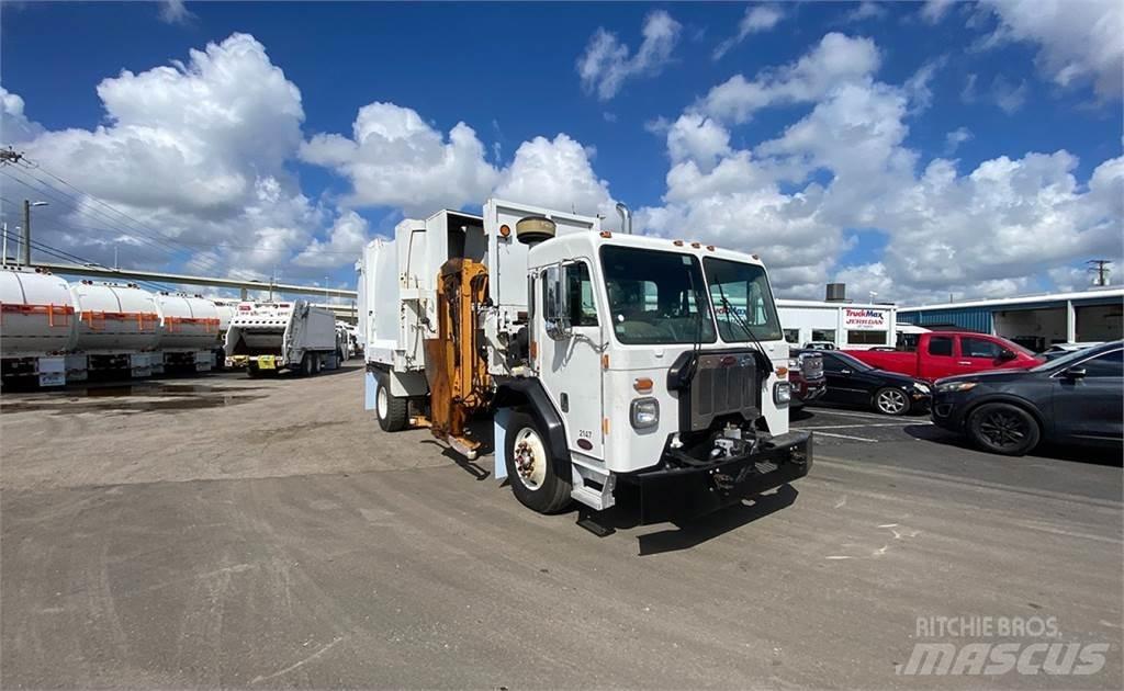 Peterbilt 520 Waste trucks