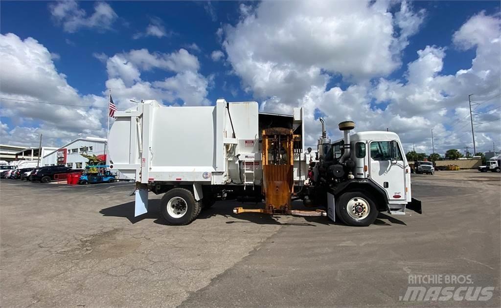Peterbilt 520 Waste trucks