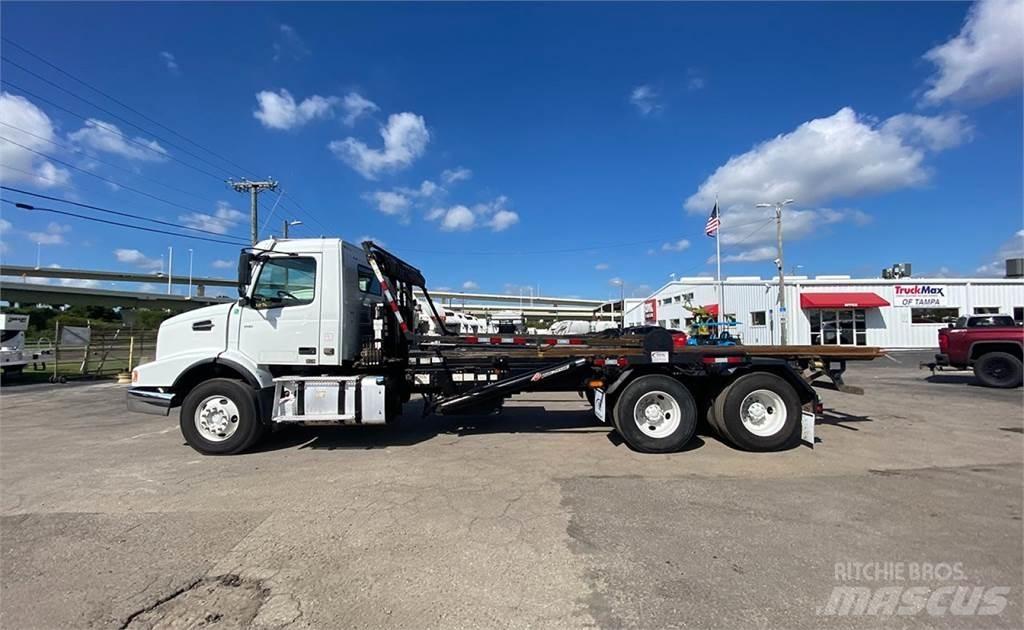 Volvo VHD64 Demountable trucks