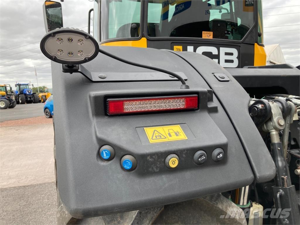 JCB 4220 Tractors