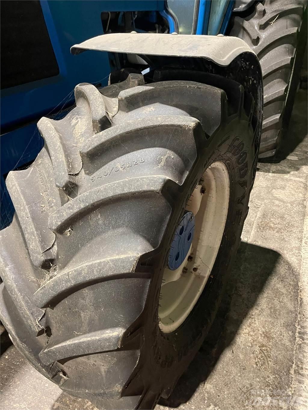 Ford 8730 Tractors