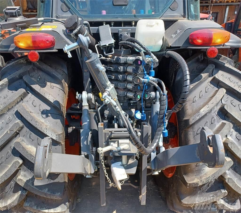 Kubota M5112NQ36_EC Tractors