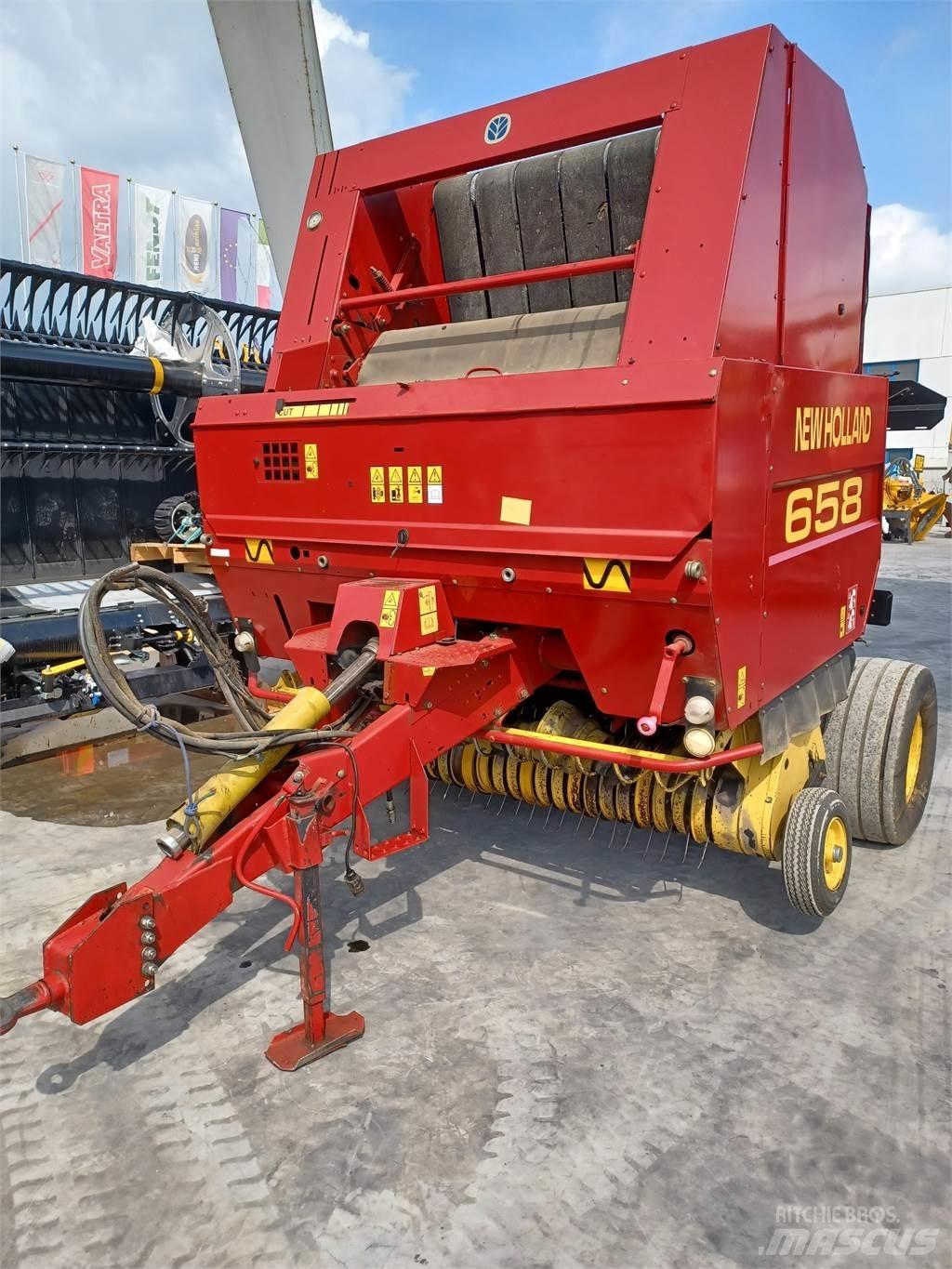 New Holland 658 Round balers