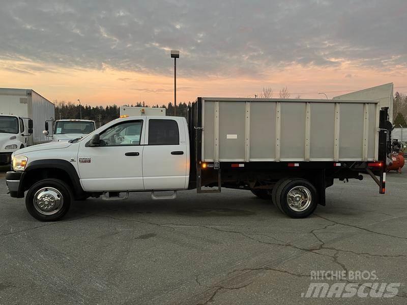 Dodge Ram 5500 Flatbed / Dropside trucks