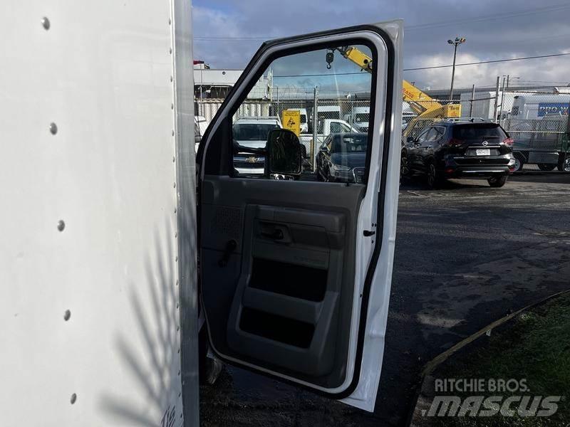 Ford Econoline Panel vans