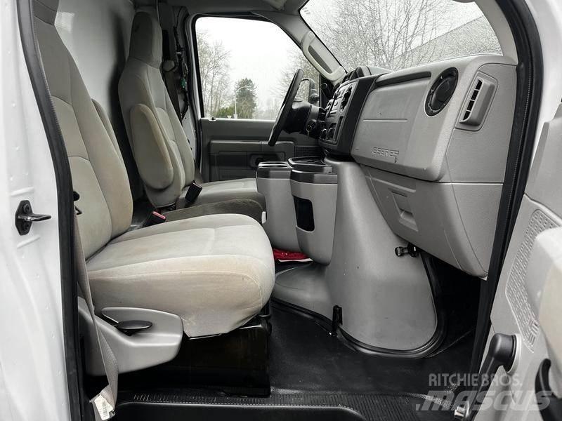 Ford Econoline Panel vans