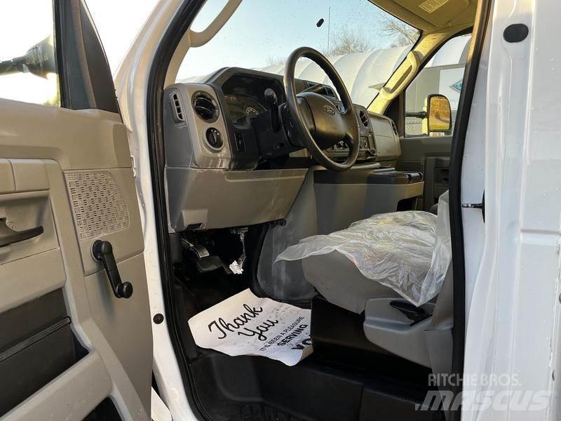 Ford Econoline Panel vans