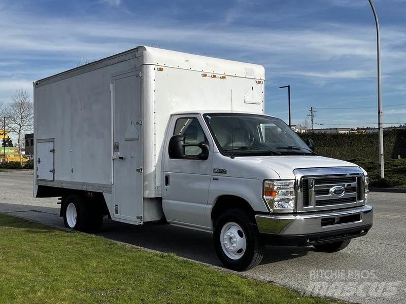 Ford Econoline Panel vans