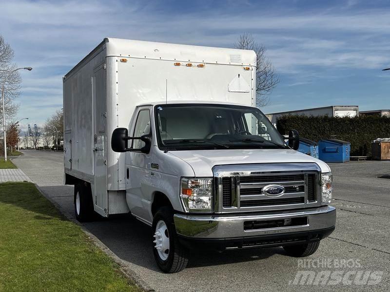 Ford Econoline Panel vans
