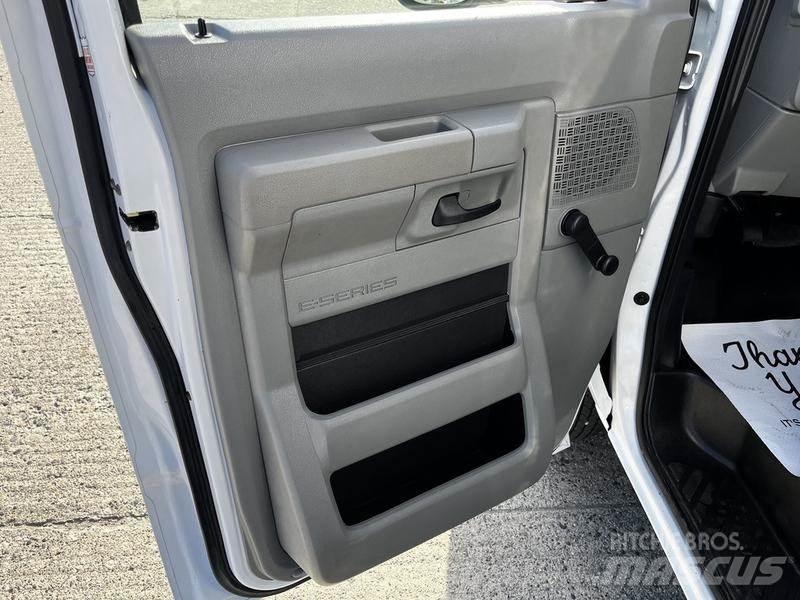 Ford Econoline Panel vans